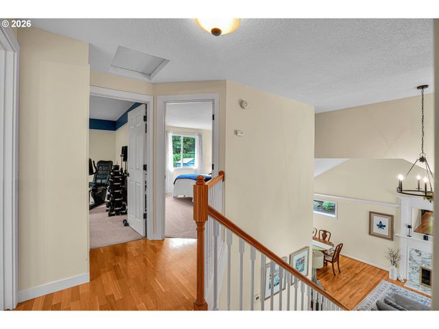 3842 Sw CORONADO St, Portland, OR 97219