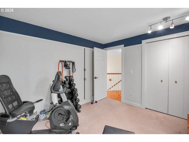 3842 Sw CORONADO St, Portland, OR 97219