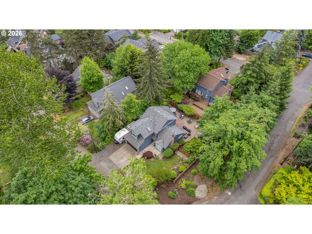 3842 Sw CORONADO St, Portland, OR 97219