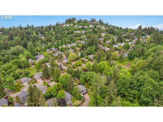 3842 Sw CORONADO St, Portland, OR 97219