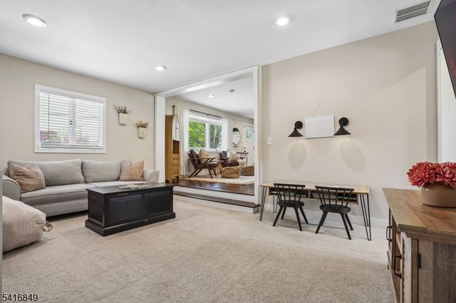 101 Sunnyview Ave West, Mansfield Twp., NJ 07840