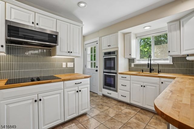 101 Sunnyview Ave West, Mansfield Twp., NJ 07840