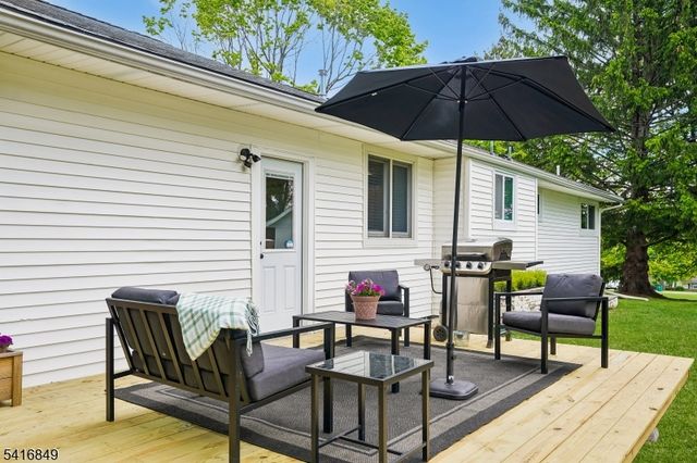 101 Sunnyview Ave West, Mansfield Twp., NJ 07840