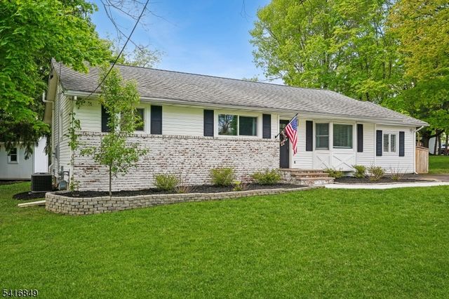 101 Sunnyview Ave West, Mansfield Twp., NJ 07840