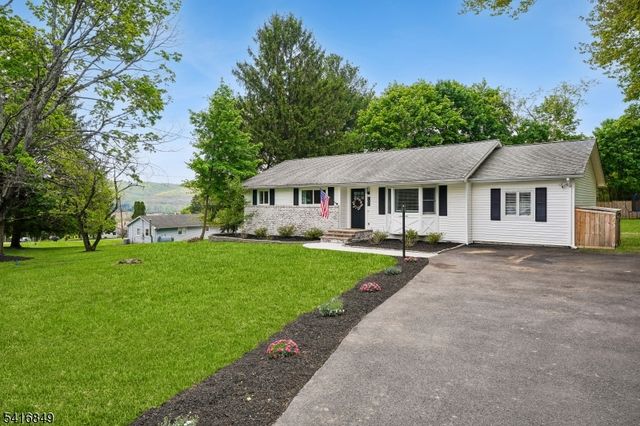 101 Sunnyview Ave West, Mansfield Twp., NJ 07840