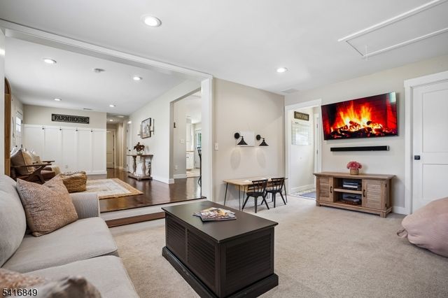101 Sunnyview Ave West, Mansfield Twp., NJ 07840