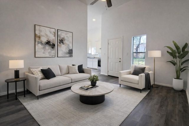 415 W 7th Street, Bonham, TX 75418