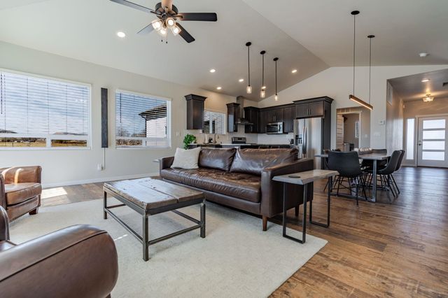 1301 M Road, Loma, CO 81524