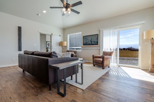 1301 M Road, Loma, CO 81524