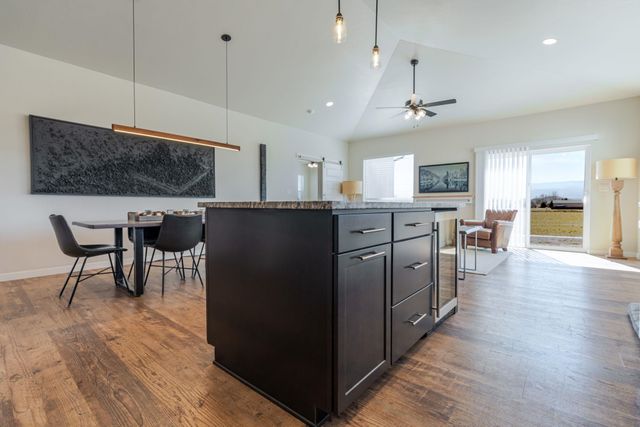 1301 M Road, Loma, CO 81524