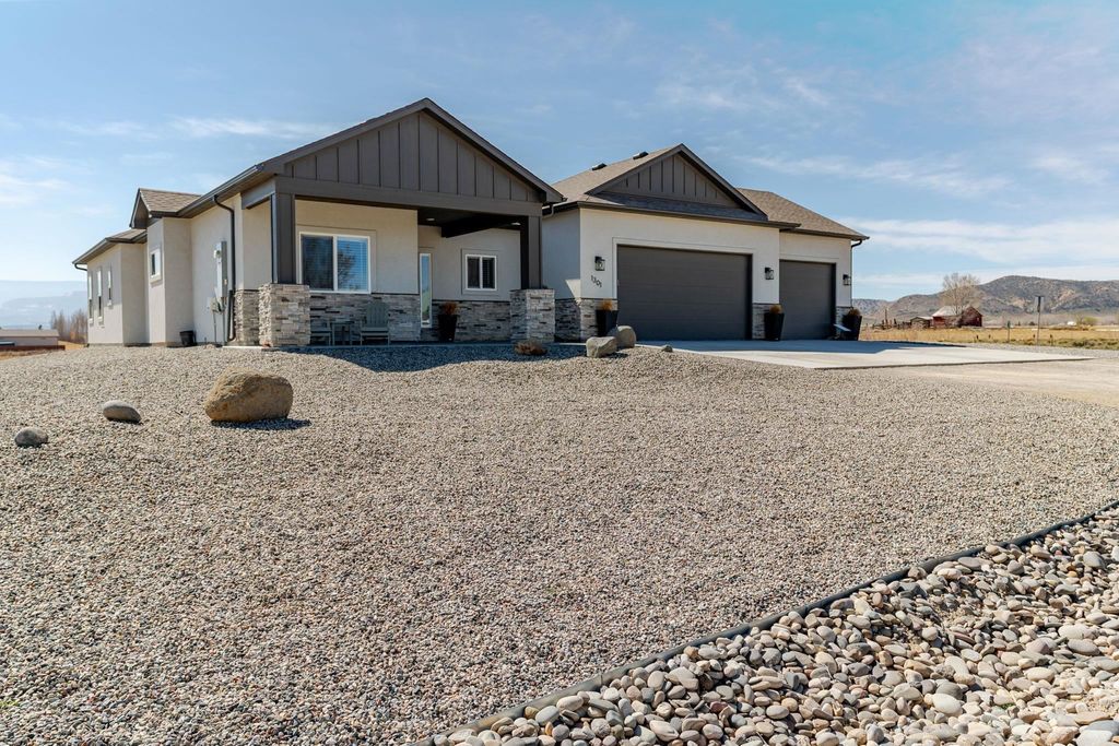 1301 M Road, Loma, CO 81524