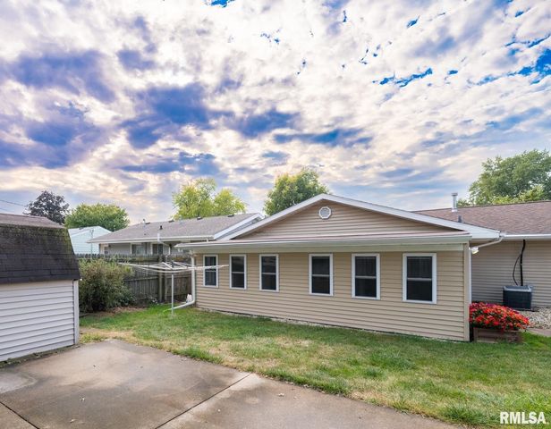 416 CAPRI Street, Pekin, IL 61554