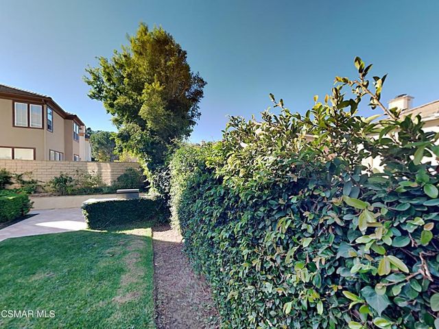 115 Parkside Drive, Simi Valley, CA 93065