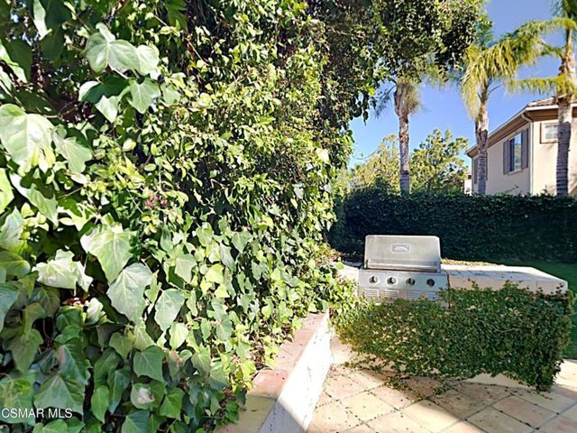 115 Parkside Drive, Simi Valley, CA 93065