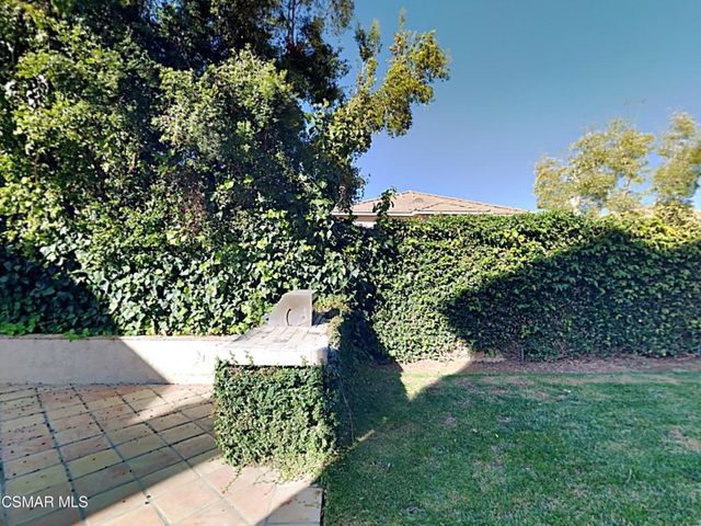 115 Parkside Drive, Simi Valley, CA 93065