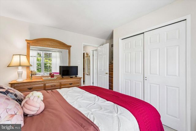 19 VICTORIA CIR, Collegeville, PA 19426