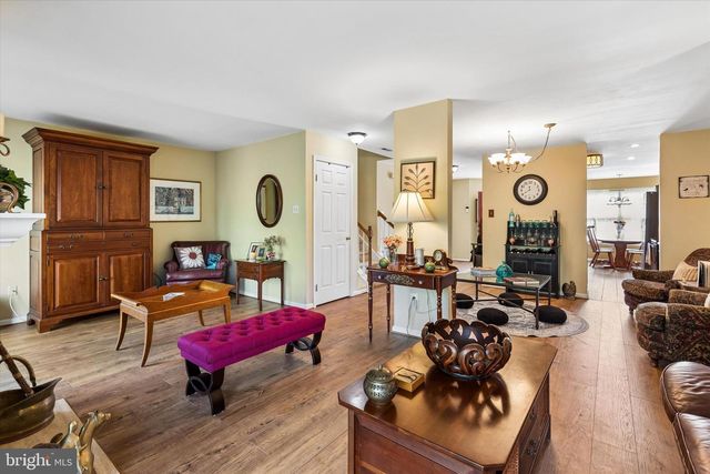 19 VICTORIA CIR, Collegeville, PA 19426