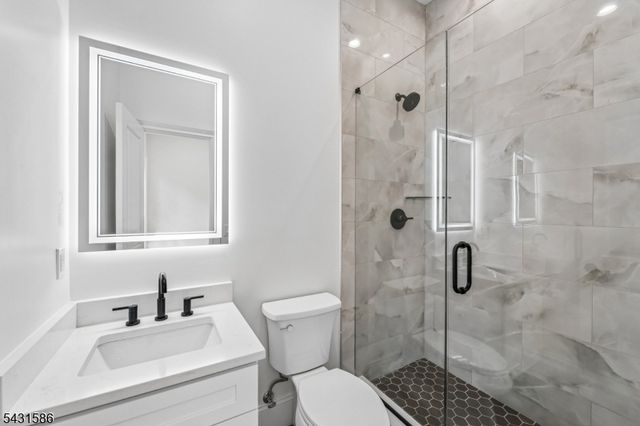 21 Maplewood Dr, Livingston Twp., NJ 07039