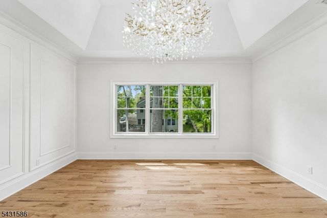 21 Maplewood Dr, Livingston Twp., NJ 07039