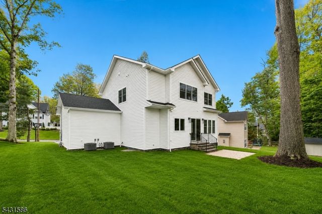 21 Maplewood Dr, Livingston Twp., NJ 07039
