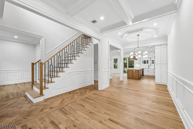 21 Maplewood Dr, Livingston Twp., NJ 07039