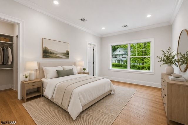 21 Maplewood Dr, Livingston Twp., NJ 07039