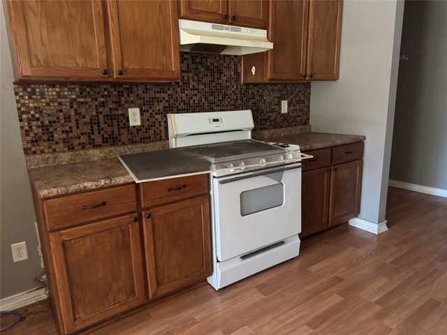 1406 Pecan, Bonham, TX 75418