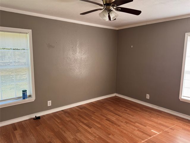 1406 Pecan, Bonham, TX 75418