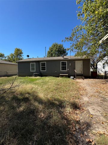1406 Pecan, Bonham, TX 75418