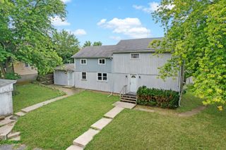 906 E Illinois Street, Lemont, IL 60439