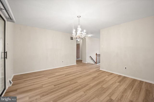 304 CRESCENT HILL DR, Havertown, PA 19083
