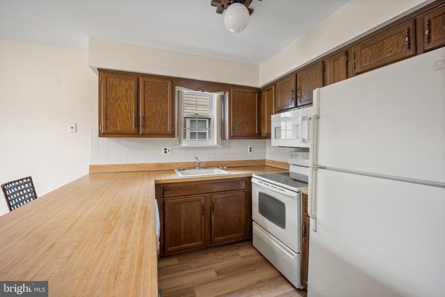 304 CRESCENT HILL DR, Havertown, PA 19083