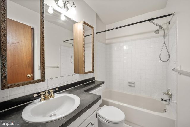 304 CRESCENT HILL DR, Havertown, PA 19083