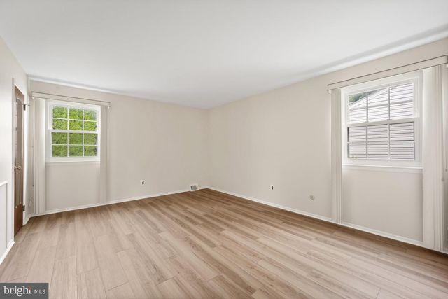 304 CRESCENT HILL DR, Havertown, PA 19083