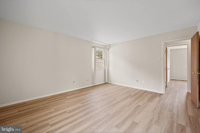 304 CRESCENT HILL DR, Havertown, PA 19083