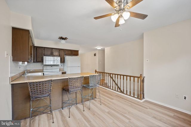 304 CRESCENT HILL DR, Havertown, PA 19083