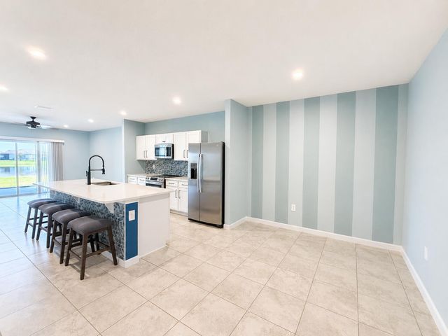 812 Persimmon Place, Fort Pierce, FL 34981