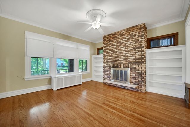 10226 S Hoyne Avenue, Chicago, IL 60643