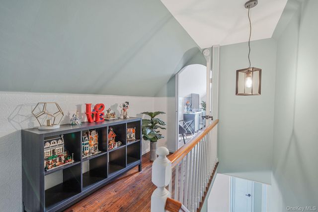 34 W Lakeland Street, Bay Shore, NY 11706