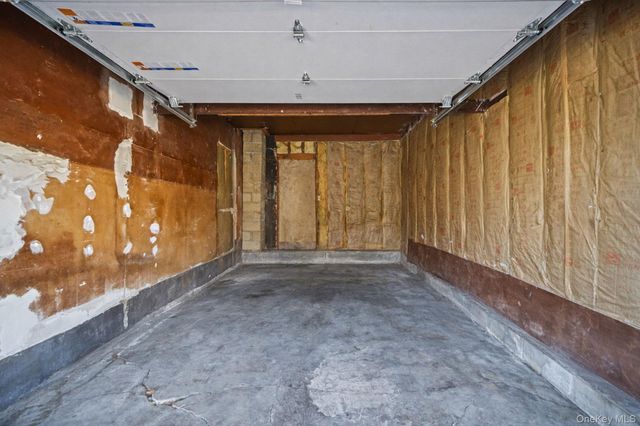 34 W Lakeland Street, Bay Shore, NY 11706