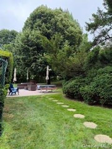 47-27 Little Neck Pkwy Little Neck pkwy 3G, Little Neck, NY 11362