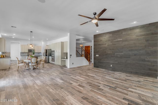 3806 E TAURUS Place, Chandler, AZ 85249