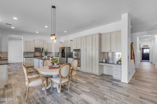 3806 E TAURUS Place, Chandler, AZ 85249