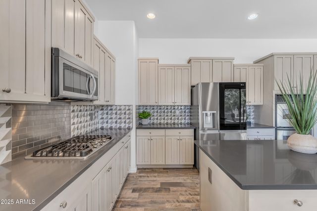 3806 E TAURUS Place, Chandler, AZ 85249