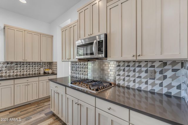 3806 E TAURUS Place, Chandler, AZ 85249