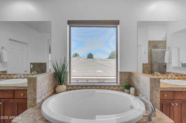 3806 E TAURUS Place, Chandler, AZ 85249