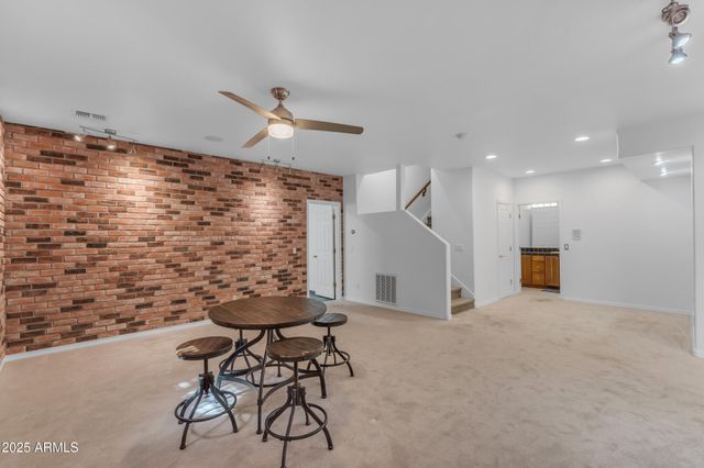 3806 E TAURUS Place, Chandler, AZ 85249