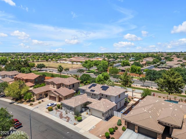 3806 E TAURUS Place, Chandler, AZ 85249