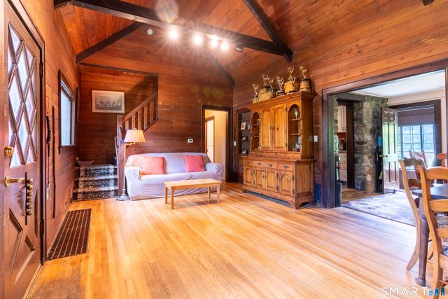 296 Bennetts Farm Road, Ridgefield, CT 06877