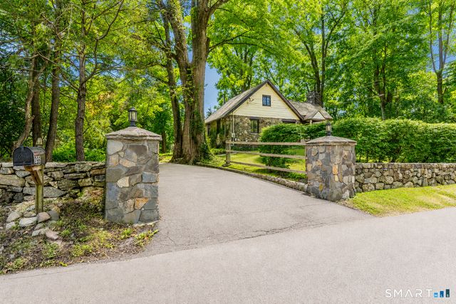 296 Bennetts Farm Road, Ridgefield, CT 06877